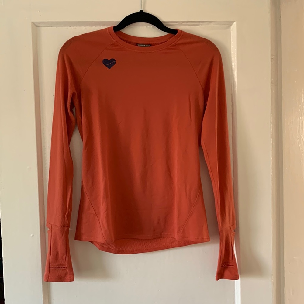 Oiselle women’s Flyout long sleeve top